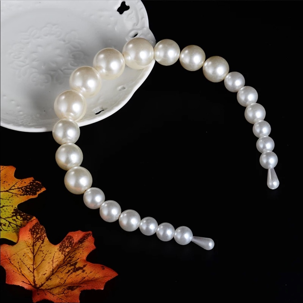 Pearl Headband - Picture 3 of 4